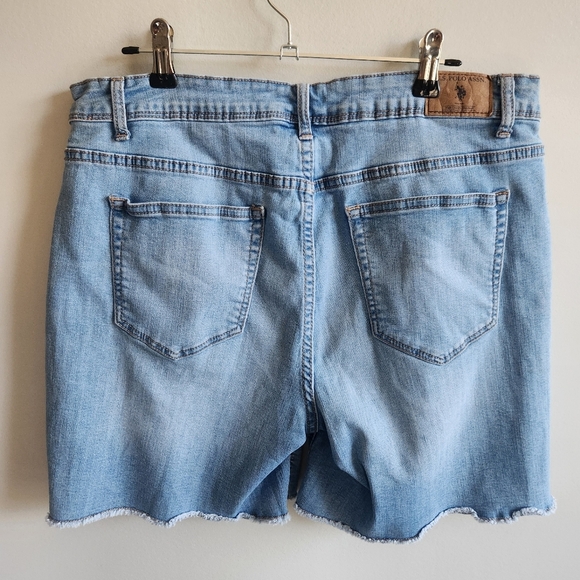 U.S. Polo Assn. Light Blue Denim Shorts Stretchy Comfortable Size 14, 6" Inseam - Picture 2 of 8